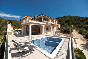 VILLA DUJO